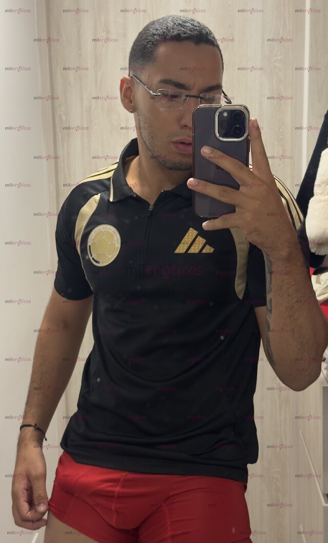 FOTOS DE COLOMBIANO POR POCOS DÍAS,SEXY Y VERGON