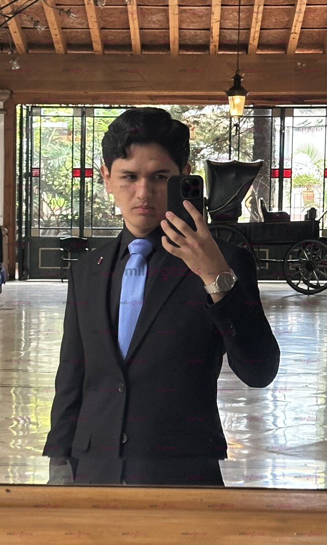 FOTOS DE NUEVO EN AMBIENTE JOVEN SUMISO LISTO PARA TI