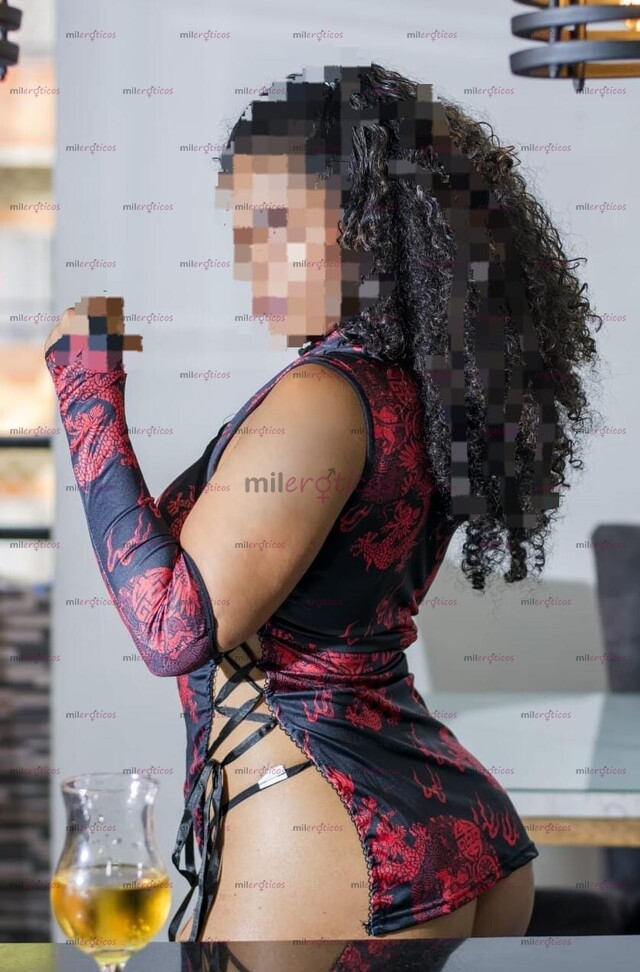 FOTOS DE MUJER BELLA MORENA ELEGANTE. MAESTRA EN EL SEXO ANAL.