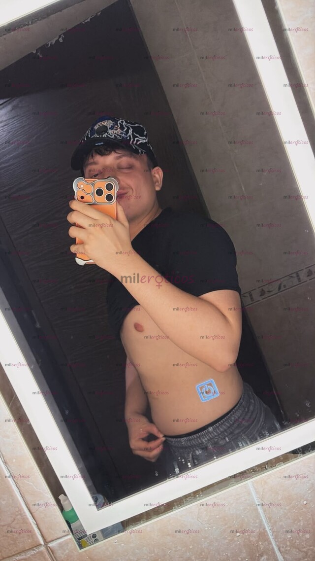 FOTOS DE NUEVO POR AQUÍ, CHAVO 20 AÑOS SIN COMPLICACIONES