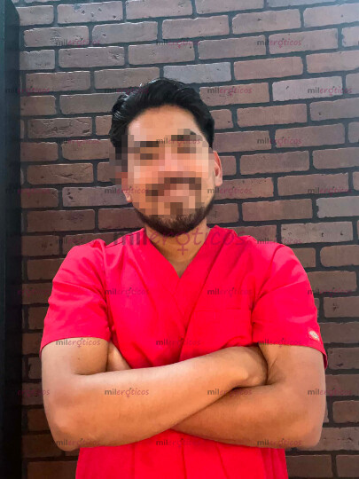 FOTOS DE MANOS DE FISIOTERAPEUTA ENERGÍA TÁNTRICA, LISTO PARA CONSENTIRTE