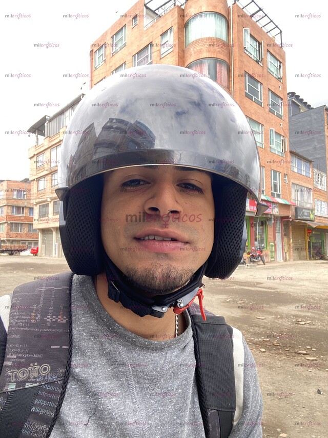 FOTOS DE CHICO BIEN DOTADO, ATREVIDO Y LISTO PARA HACERTE PERDER LA CABEZA!