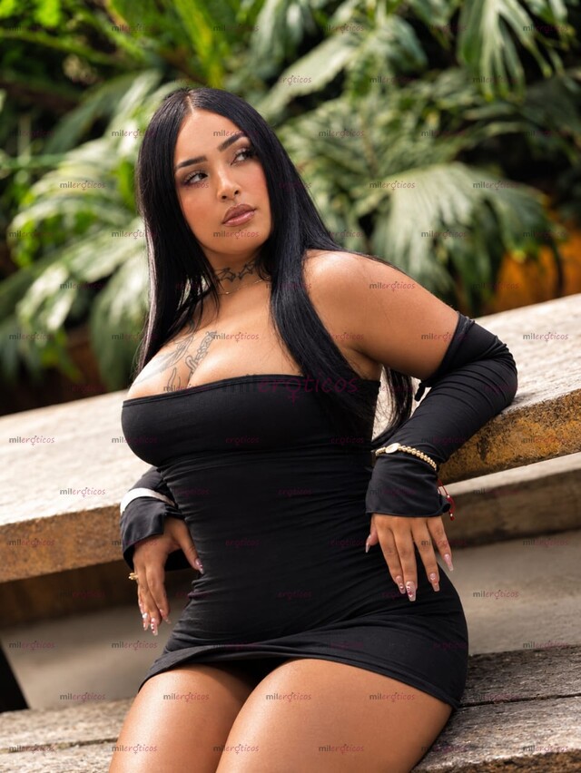 FOTOS DE CLOE, 21 AÑOS, COLOMBIANA DE BOGOTÁ, OJOS MIEL, CURVILÍNEA, SENSUAL Y COQUETA