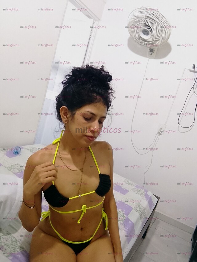 FOTOS DE DIVINA,COMO EL BUEN VINO!!CUERPO,ROSTRO Y ACTITUD INIGUALABLE!