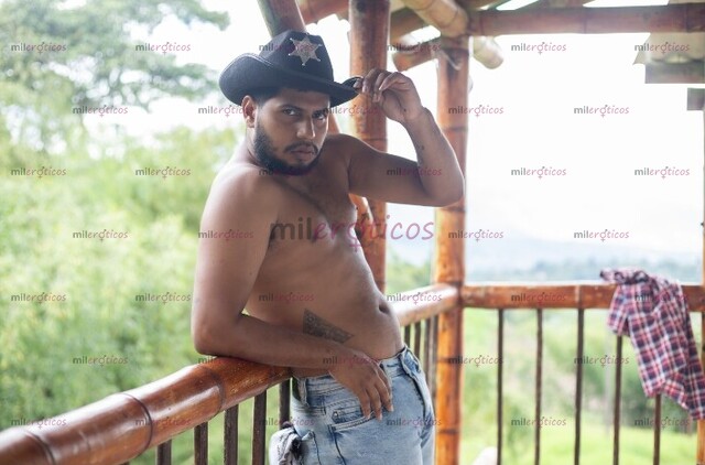 FOTOS DE CHICO MORENO CALEÑO Y CALIENTE DISPUESTO A COMPLACERTE
