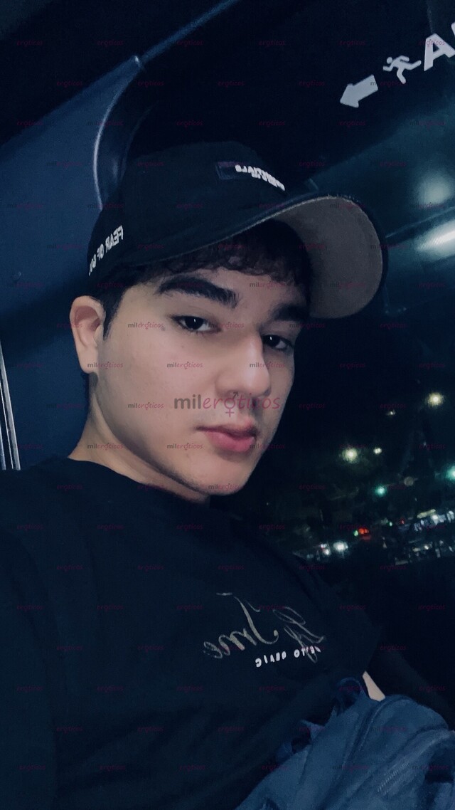 FOTOS DE NUEVO POR LA CIUDAD, UN CHICO JOVEN DISPUESTO, AMABLE, RESPETUOSO Y ARRECHO.