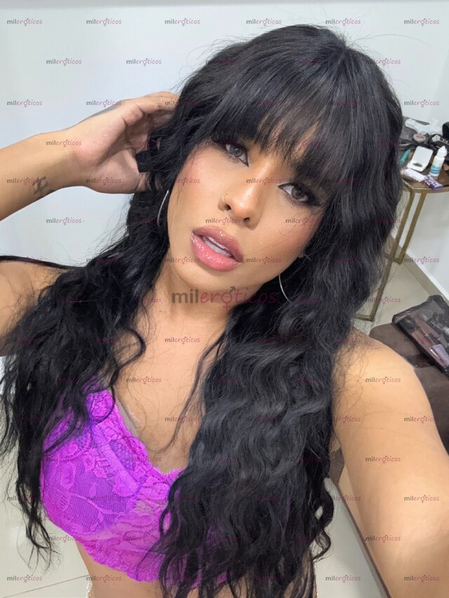 FOTOS DE VERSÁTIL 23 CM CHICA TRANS, DOTADA Y SEGURA DE SÍ MISMA UNA MUJER TRANS