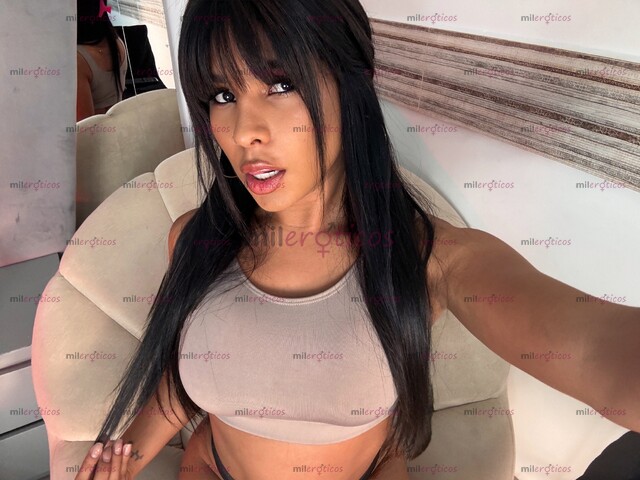FOTOS DE VERSÁTIL 23 CM CHICA TRANS, DOTADA Y SEGURA DE SÍ MISMA UNA MUJER TRANS