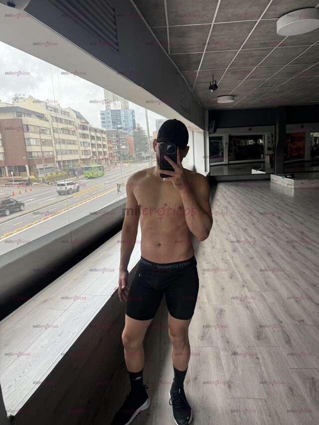 FOTOS DE HOMBRE MASCULINO DISPONIBLE EN LA CIUDAD PARA DIVERTIRNOS .