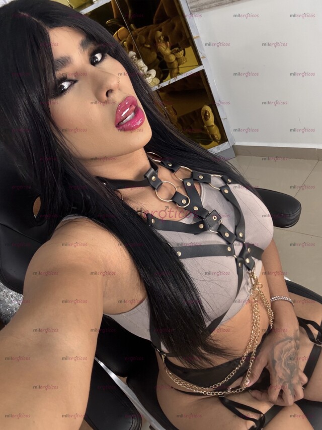 FOTOS DE VERSÁTIL 23 CM CHICA TRANS, DOTADA Y SEGURA DE SÍ MISMA UNA MUJER TRANS