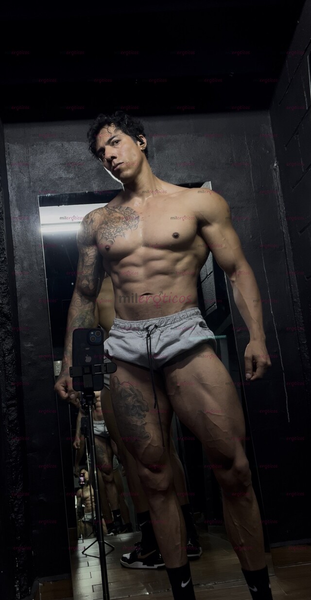 FOTOS DE GIGOLO TOTALMENTE VIP QUIERES ALGO FUERA DE LO COMÚN LLÁMAME