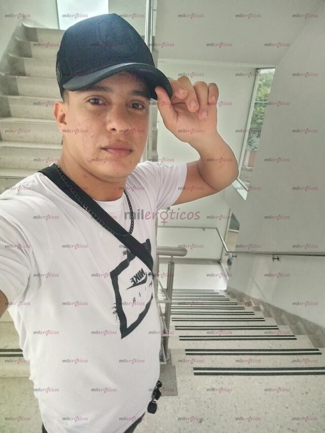 FOTOS DE HOLA SI COMPLEJOS SOY UN HOMBRE SEXY PARA PASARLA BIEN RICO
