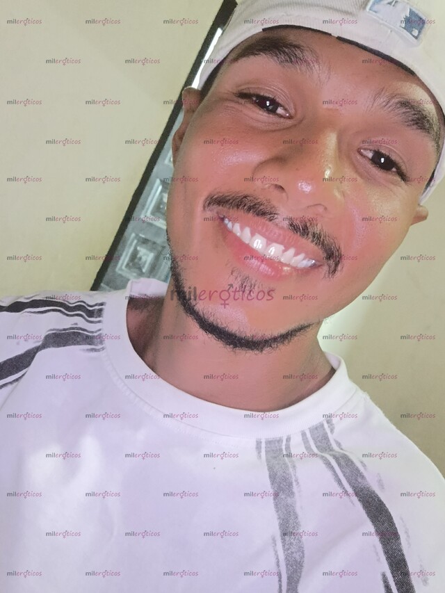 FOTOS DE COSTEÑO CON BUEN ASPECTO FISICO SENSUALMENTE COMPLACIENTE, MAS DE LO QUE BUSCAS