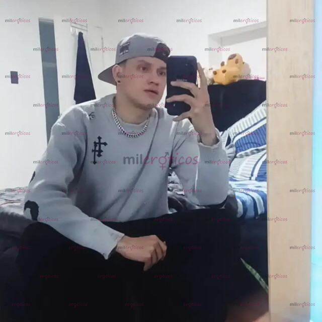FOTOS DE ME LLAMO HAROLD SMITH, TENGO 24 AÑOS Y SOY VENEZOLANO . ME DEFINO POR SER