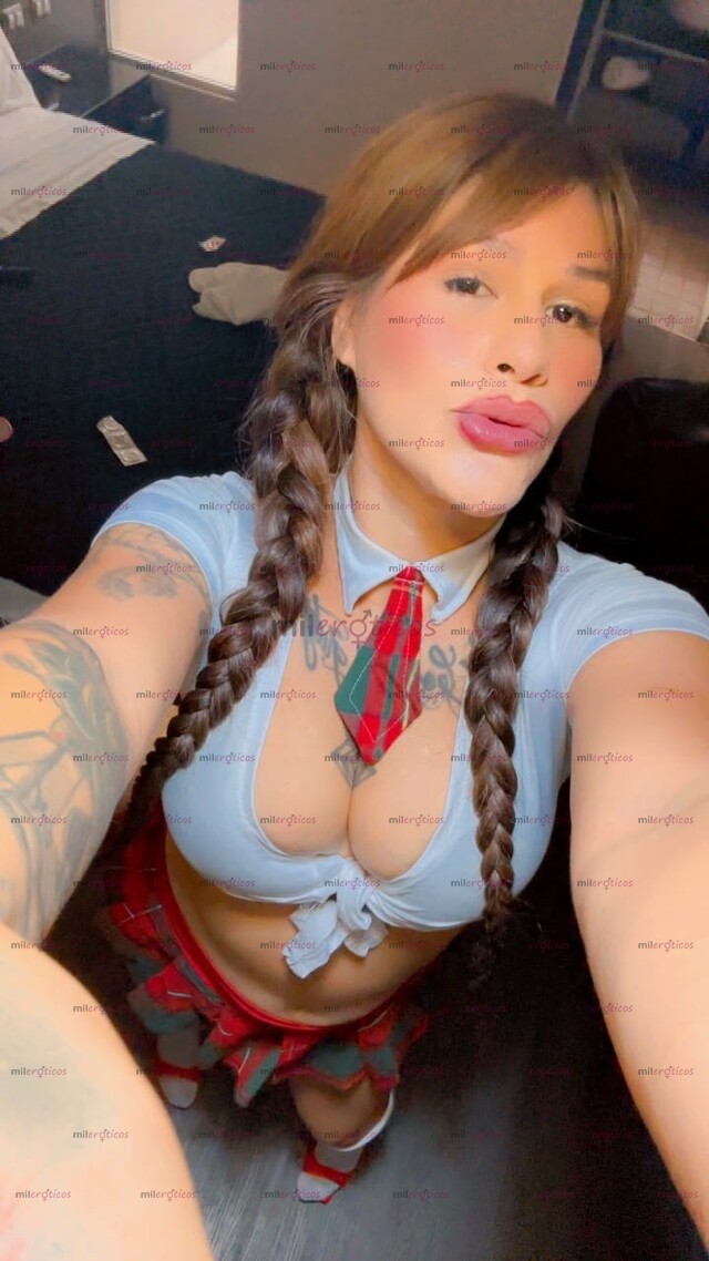 FOTOS DE UNA BELLA TRANS SUMISA Y CACHONDA TRAGA LECHE