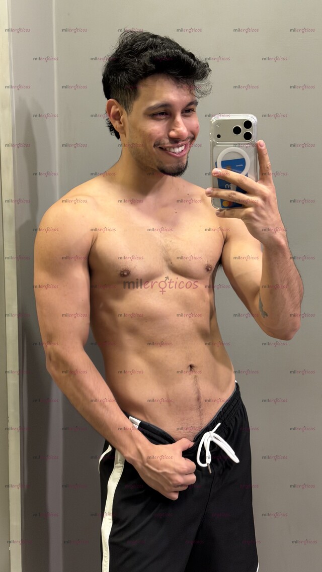 FOTOS DE DYLAN VENEZOLANO, CARAQUEÑO DE PASO ,COMPLACIENTE Y MUY CALIENTE