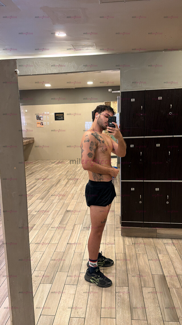 FOTOS DE CUTE LOCAL RABBIT GUY, 180 CM TALL, YOUNG, CLEAN AND FIT
