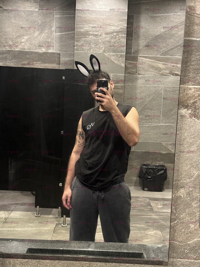 FOTOS DE CUTE LOCAL RABBIT GUY, 180 CM TALL, YOUNG, CLEAN AND FIT