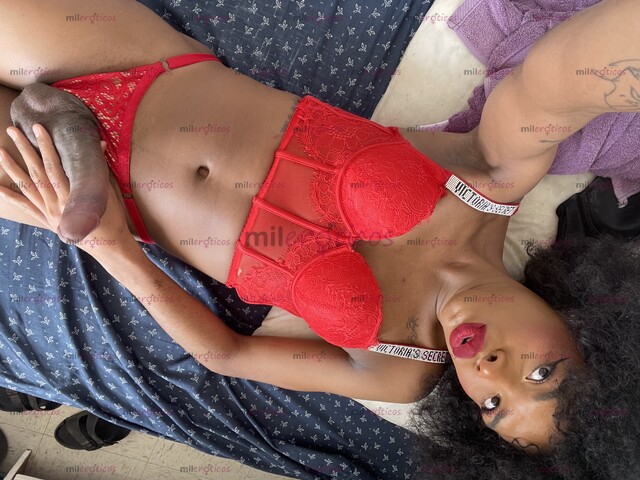FOTOS DE CANDELA EXÓTICA NEGRA CALIENTE Y COMPLACIENTE