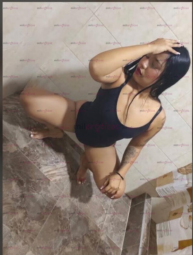 FOTOS DE SOY UNA MORENA MUY CALIENTE CON UNA VAGINA BIEN ESTRECHA DELICIOSA Y RICA TE LA