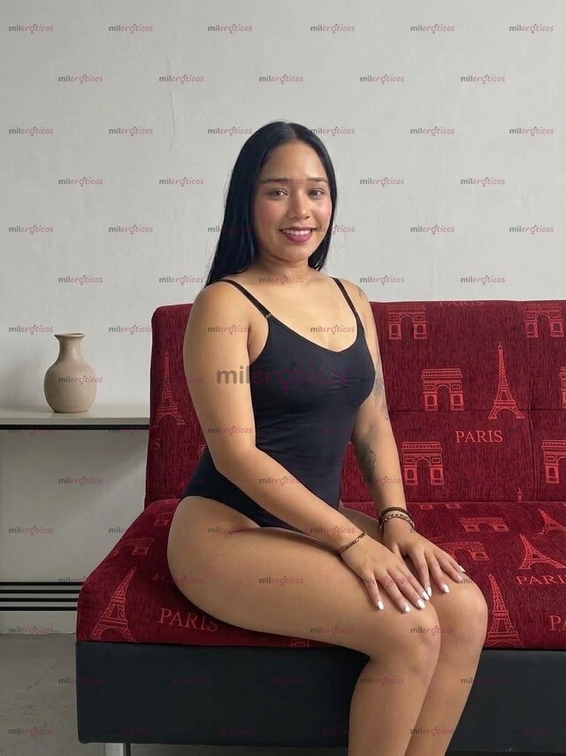 FOTOS DE SOY UNA MORENA MUY CALIENTE CON UNA VAGINA BIEN ESTRECHA DELICIOSA Y RICA TE LA