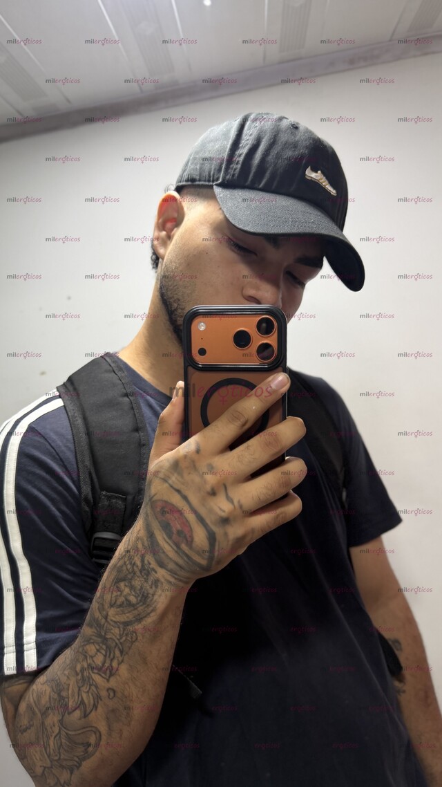 FOTOS DE JOVEN DE 22 AÑOS DISPUESTO A COMPLACERTE