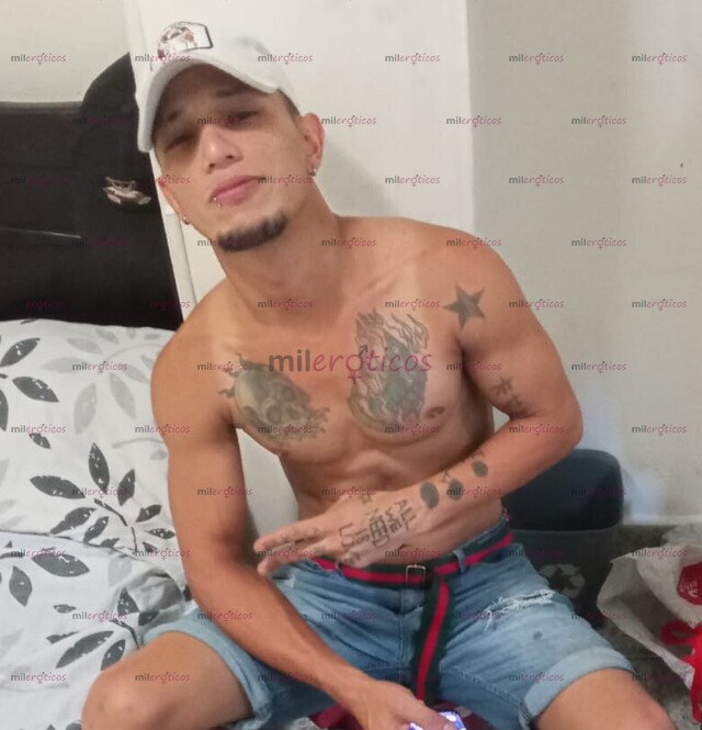 FOTOS DE ALEJANDROMARTINEZZ CHICO RECIEN LLEGADO VENEZOLANO DOTADO HAGO