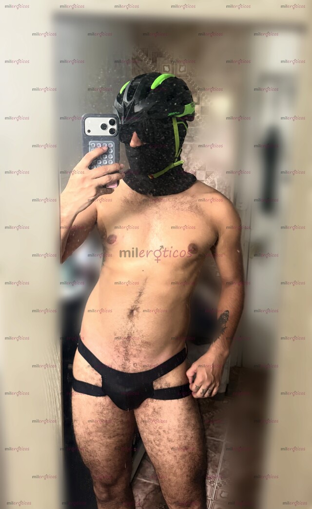 FOTOS DE VENEZOLANO CALIENTE DISPONIBLE Y SERVICIAL.