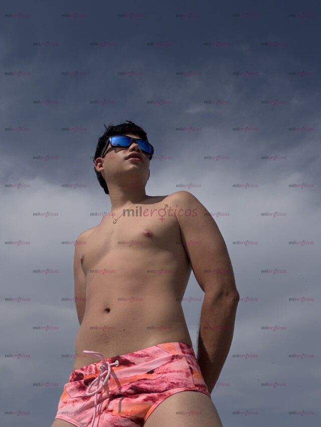 FOTOS DE JOVEN PASIVO COMPLACIENTE , CONVERSADOR Y EXTROVERTIDO