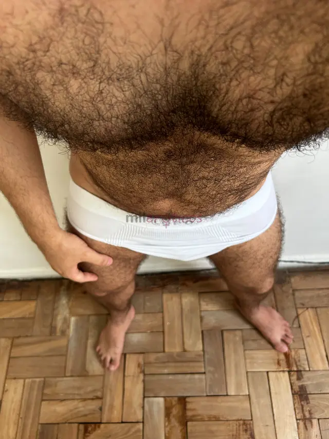 Macho rustico pra quem gosta de homem de verdade sou bissexual e discreto peito peludao barbudo pentelhudo sacudo e bem dotado faco video chamada com...