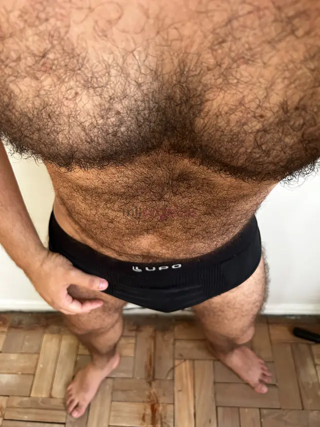 Macho rustico pra quem gosta de homem de verdade sou bissexual e discreto peito peludao barbudo pentelhudo sacudo e bem dotado faco video chamada com...