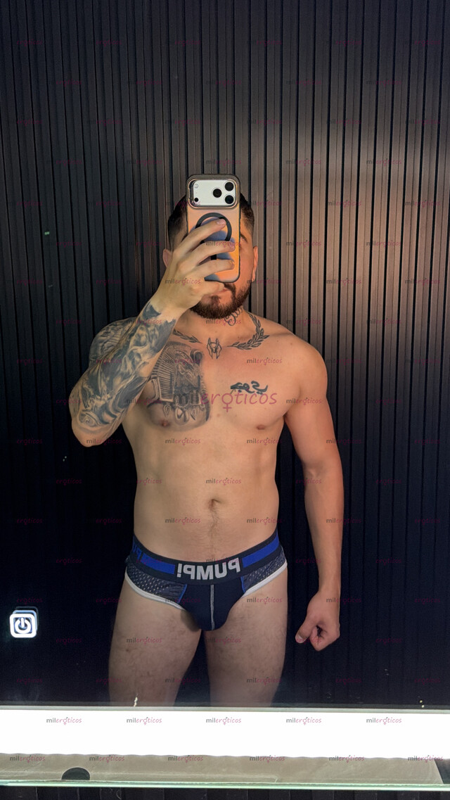 FOTOS DE MAN MASCULINO TATUADO Y COMPLACIENTE INTER PAS