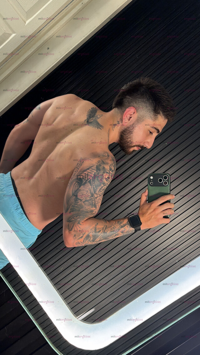 FOTOS DE MAN MASCULINO TATUADO Y COMPLACIENTE INTER PAS