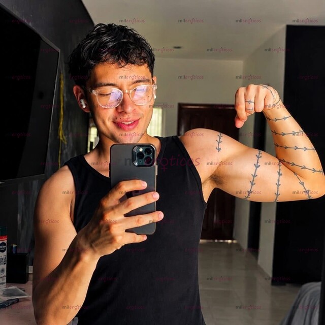 FOTOS DE CHILANGO GUAPO Y CALIENTE A LA PUERTA DE TU CASA O A LA MÍA