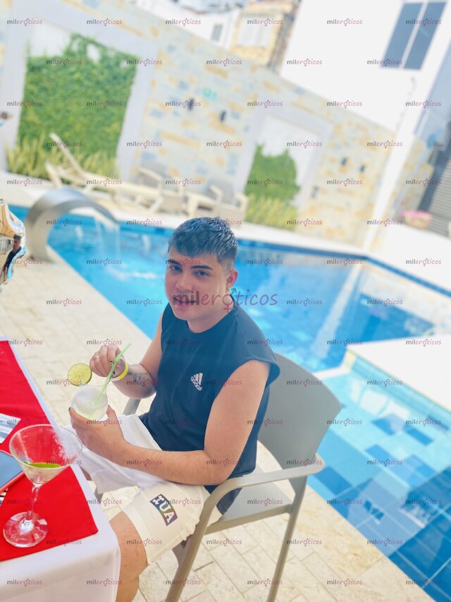 FOTOS DE JOVEN UNIVERSITARIO, TWINK MORBOSO Y CALIENTE, DISPONIBLE