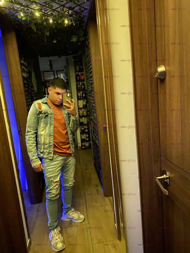 FOTOS DE JOVEN UNIVERSITARIO, TWINK MORBOSO Y CALIENTE, DISPONIBLE