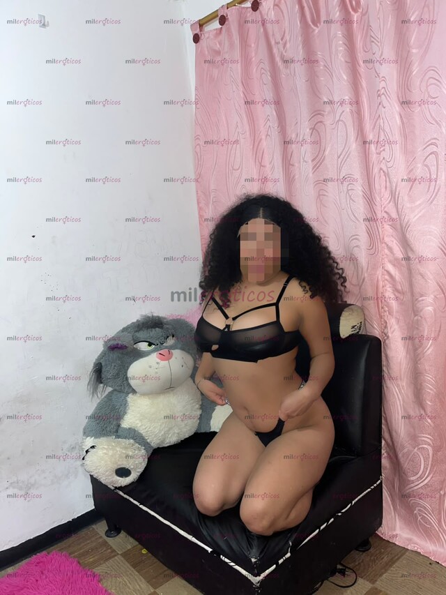 FOTOS DE HERMOSA Y MUY COMPLACIENTE CRESPA VENEZOLANA TETONA VEN