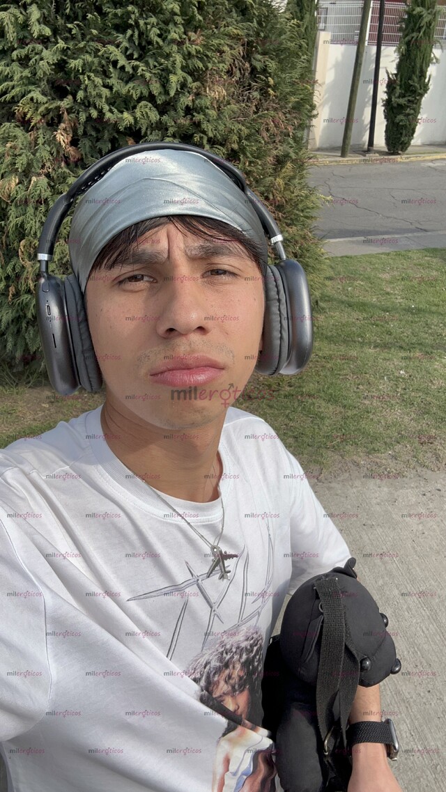 FOTOS DE TWINK UNIVERSITARIO CALIENTE Y DISPUESTO A COMPLACERTE
