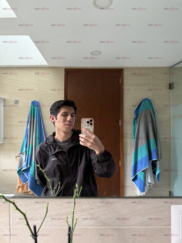 FOTOS DE TWINK UNIVERSITARIO CALIENTE Y DISPUESTO A COMPLACERTE