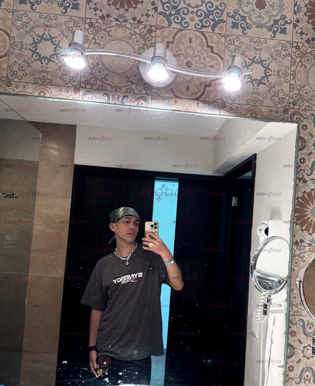 FOTOS DE TWINK UNIVERSITARIO CALIENTE Y DISPUESTO A COMPLACERTE
