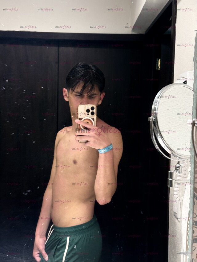FOTOS DE TWINK UNIVERSITARIO CALIENTE Y DISPUESTO A COMPLACERTE