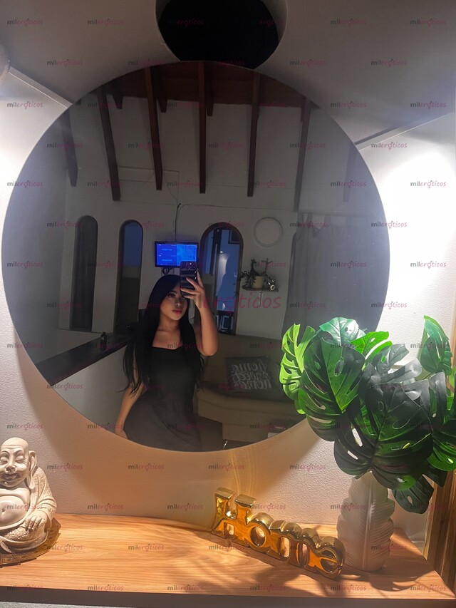 FOTOS DE MAFE HERMOSA JOVEN Y CANDENTE PRINCESA DE 22 AÑOS DISPONIBLE PARA TI