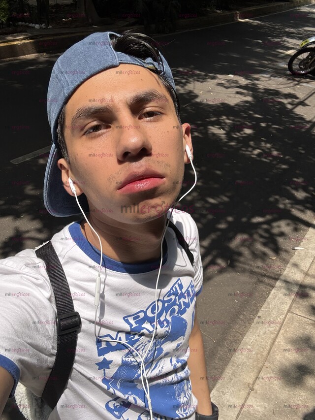 FOTOS DE TWINK UNIVERSITARIO CALIENTE Y DISPUESTO A COMPLACERTE