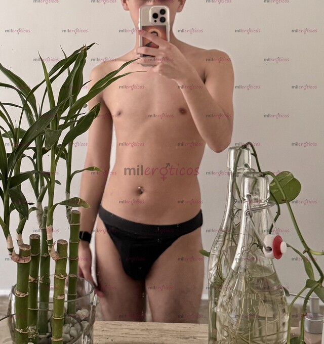 FOTOS DE TWINK UNIVERSITARIO CALIENTE Y DISPUESTO A COMPLACERTE