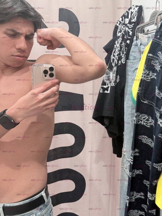 FOTOS DE TWINK UNIVERSITARIO CALIENTE Y DISPUESTO A COMPLACERTE