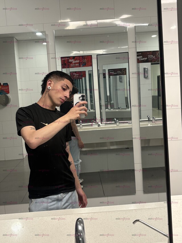 FOTOS DE SEBASTIÁN, JOVEN, ATENTO Y LISTO PARA ACOMPAÑARTE