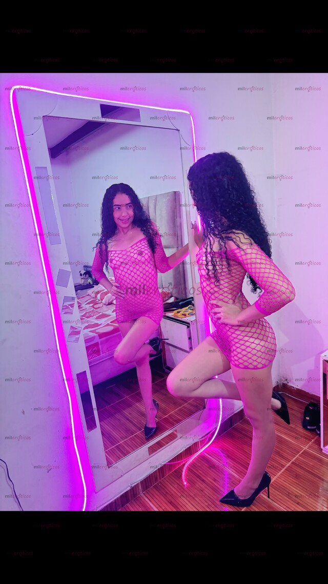 FOTOS DE HERMOSA CRESPA MELANY MUY CALIENTE Y JUGOSA PARA PASARLA RICO TE ESPERO MI AMOR