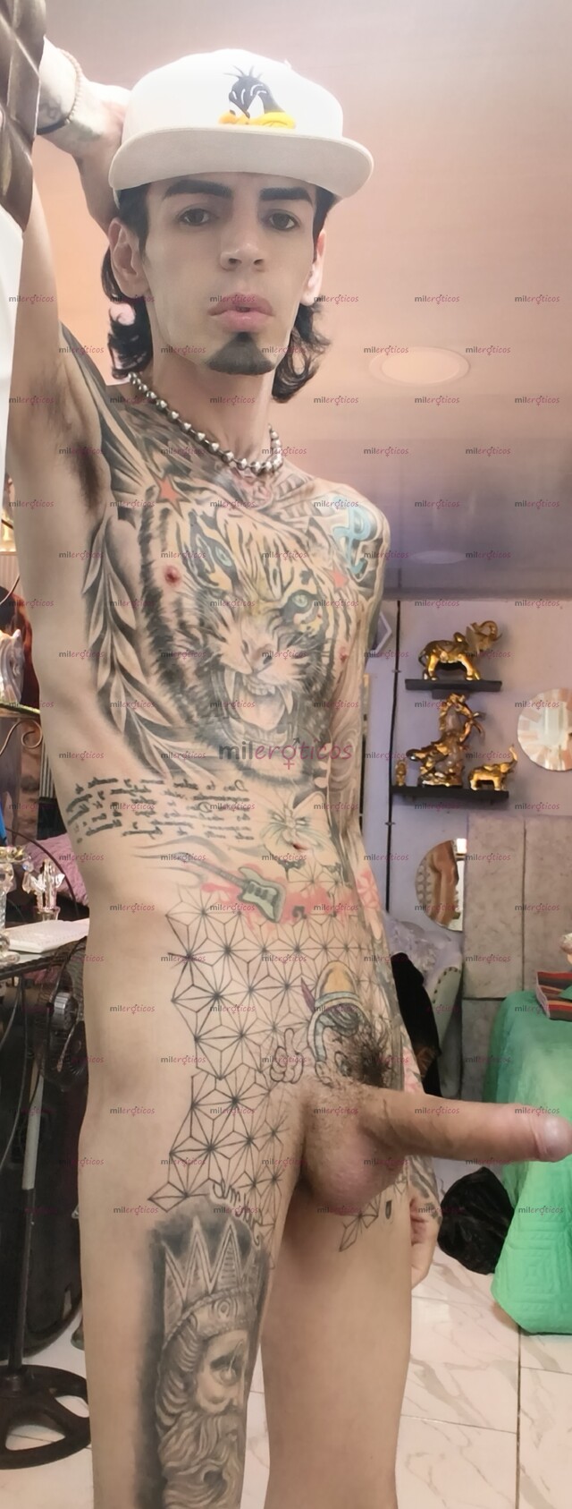 FOTOS DE FLACO VERGON ACTIVO SERIO TATUADO RESERVADO