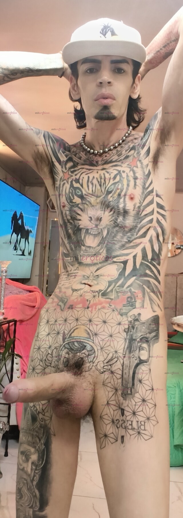 FOTOS DE FLACO VERGON ACTIVO SERIO TATUADO RESERVADO