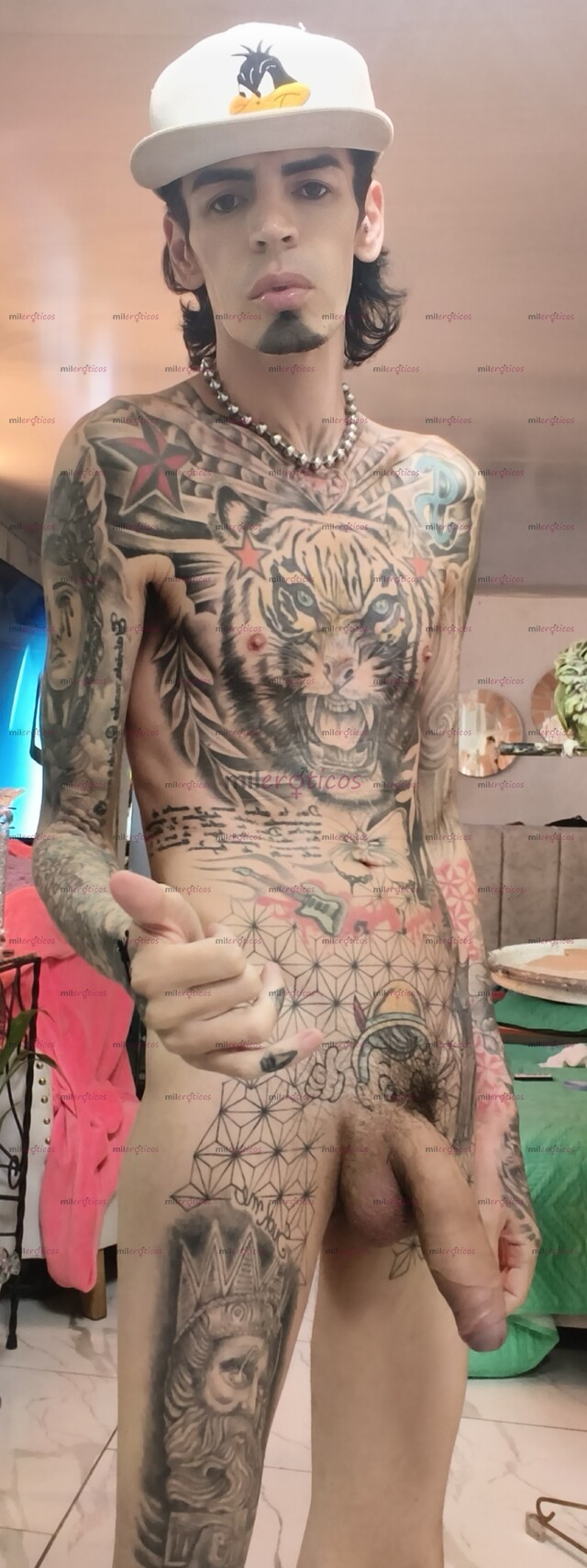 FOTOS DE FLACO VERGON ACTIVO SERIO TATUADO RESERVADO